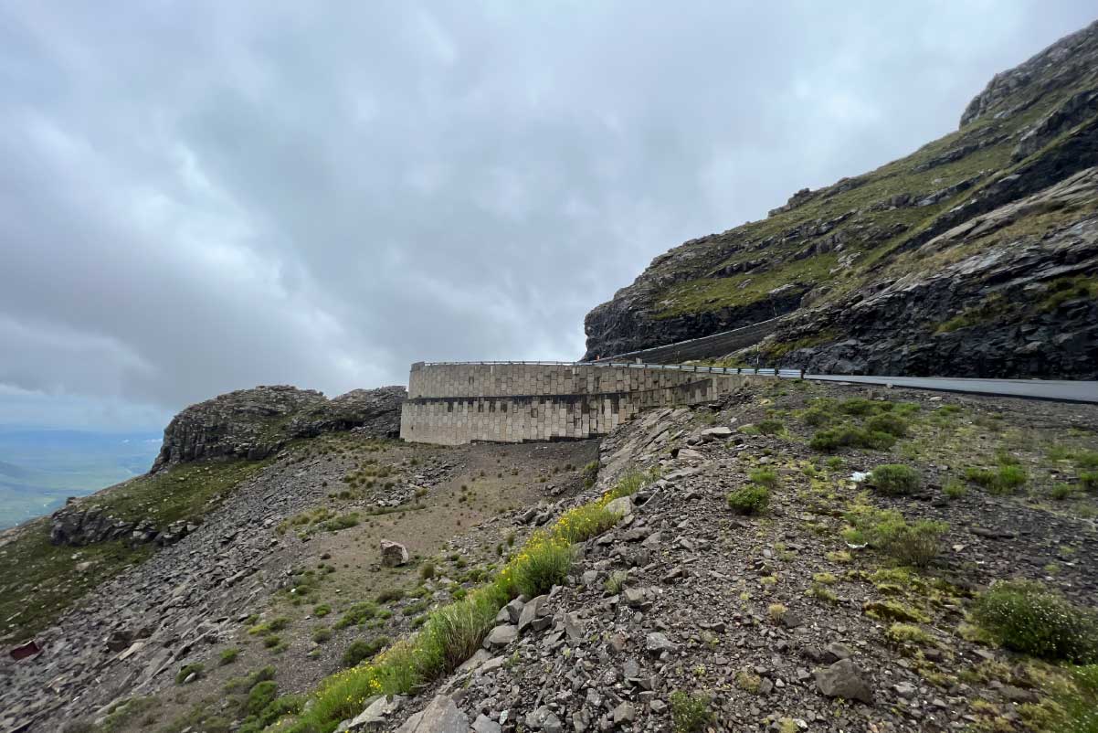 Lesotho Hairpin Bend 01